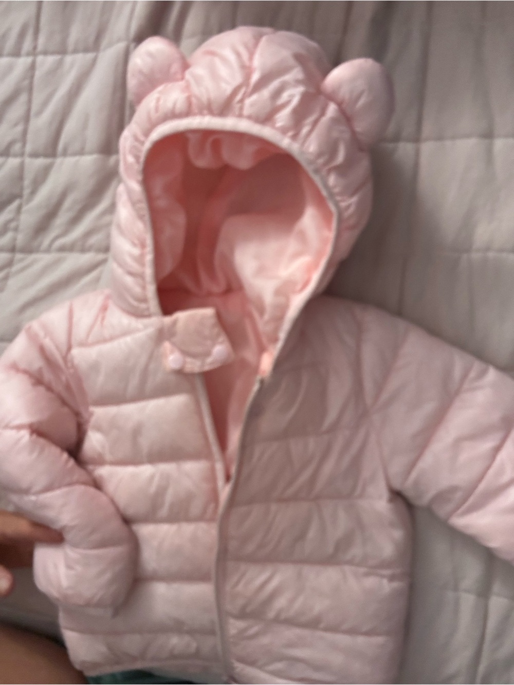 Baby Pink Puffer Hooded Jacket- Bear Ears
12-18MO good for in & out car winter